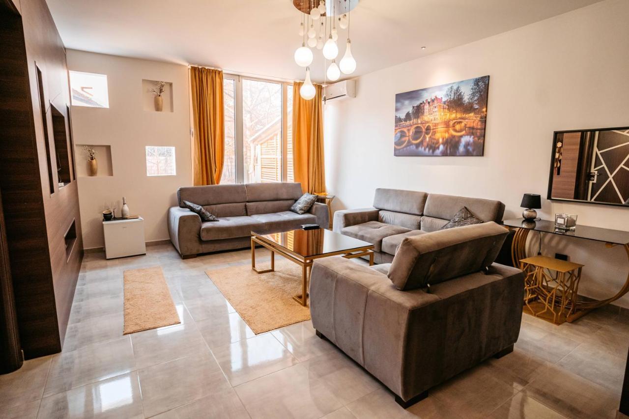 Magico Rooms & Apartments Ni Eksteriør billede